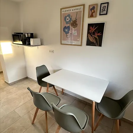 Apartment Doppelzimmer 3 - Neu Renoviert *